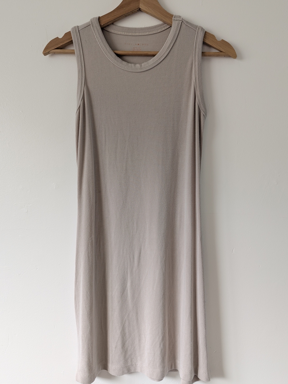 Stella Cruz Taupe Ribbed Sleeveless Midi Dress – M